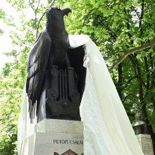 Petőfi-verseket ad elő Ferenczi György és a Rackajam a Fiumei úti sírkertben